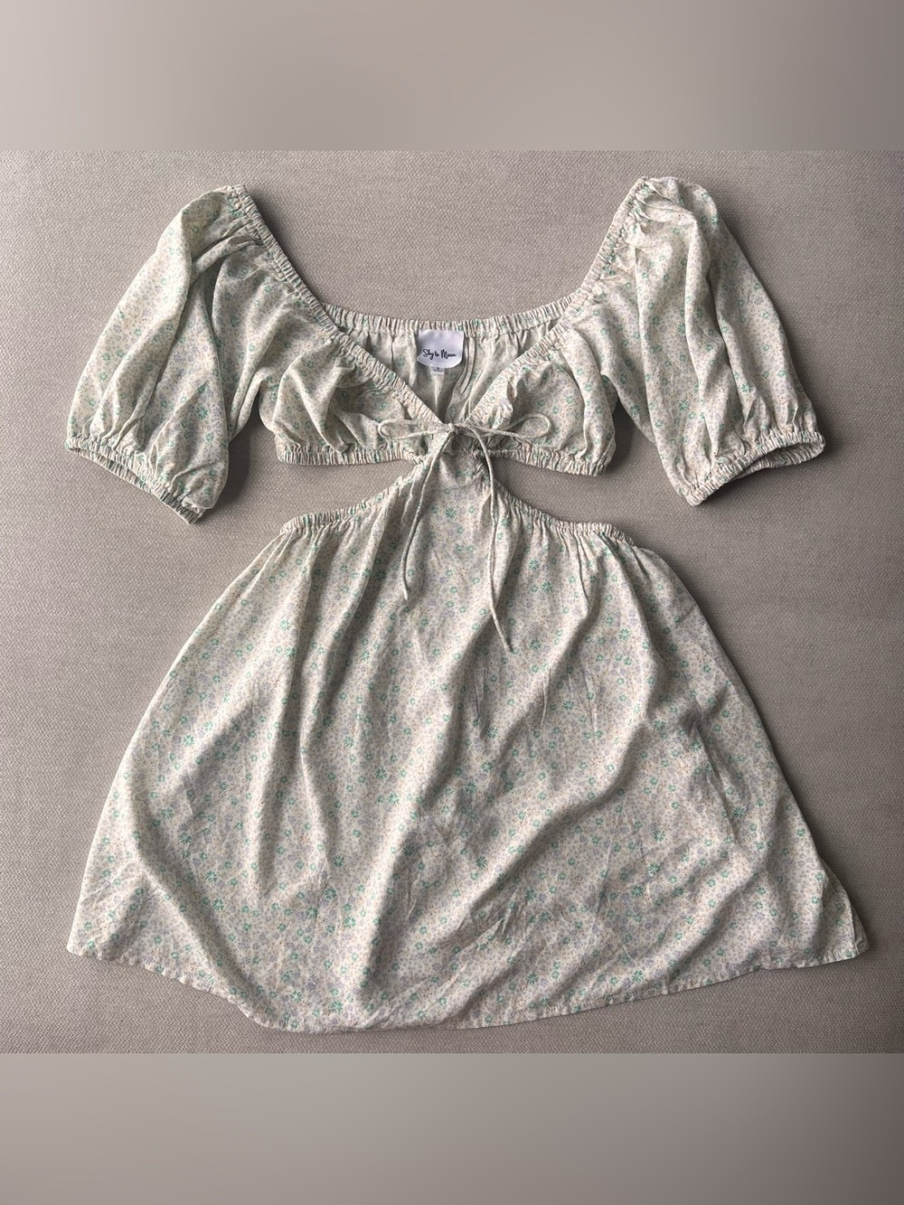 Sky To Moon Off White Dainty Floral Dress With Cut Out Waist Size Small